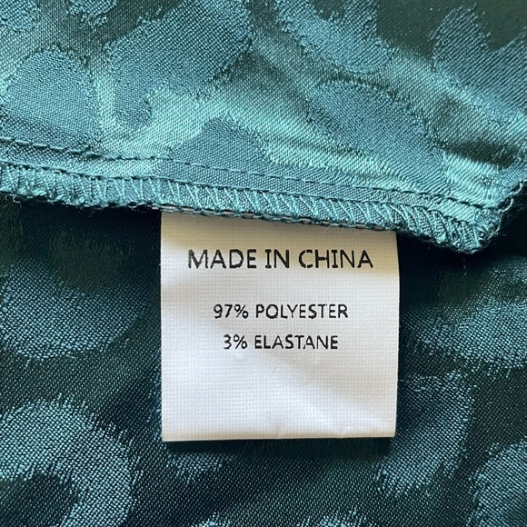 : Simplee Apparel Rap Dress - V-Neck, Long Sleeve, High/Low Hem - Jeweled Green - Picture 10 of 14